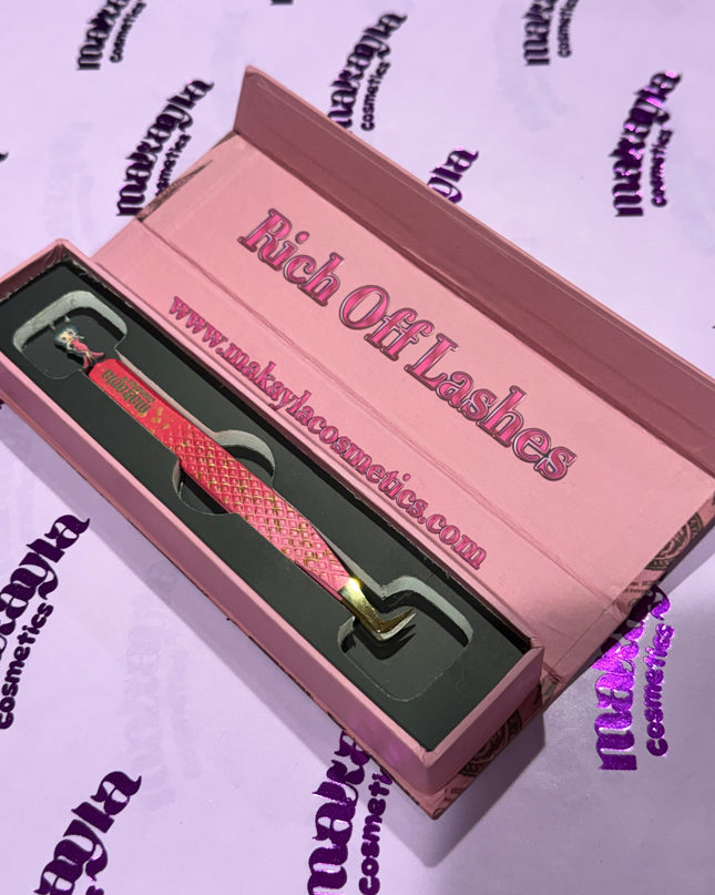 💋Rich Off Lashes + box