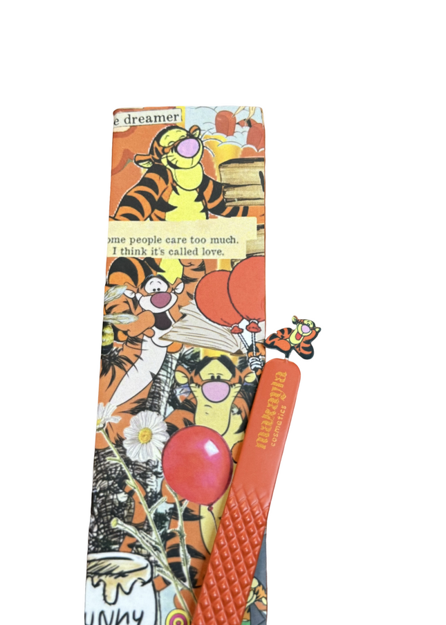 Tigger FIBER TIP Tweezers + Luxury Box – Hundred Acre Woods Collection