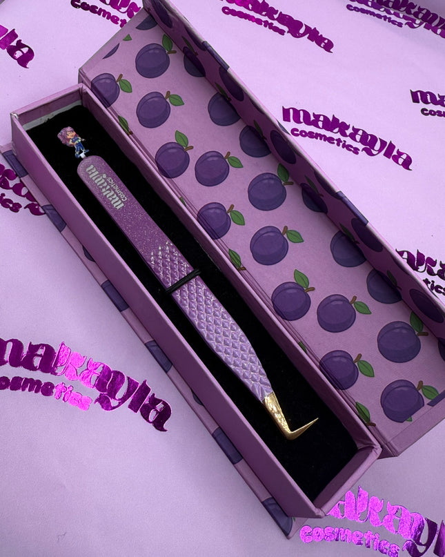🍇 Plum Puddin’ Tweezers + Luxury Box – Strawberry Shortcake Collection