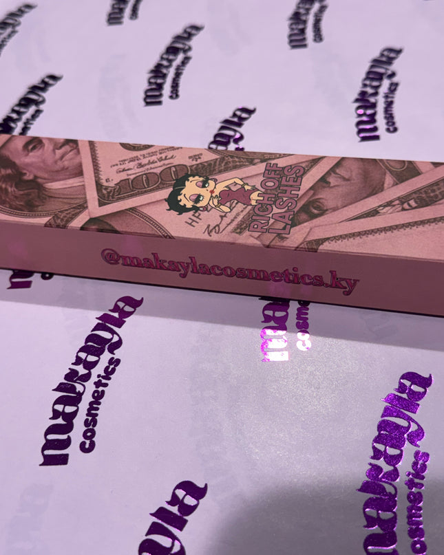 💋Rich Off Lashes + box